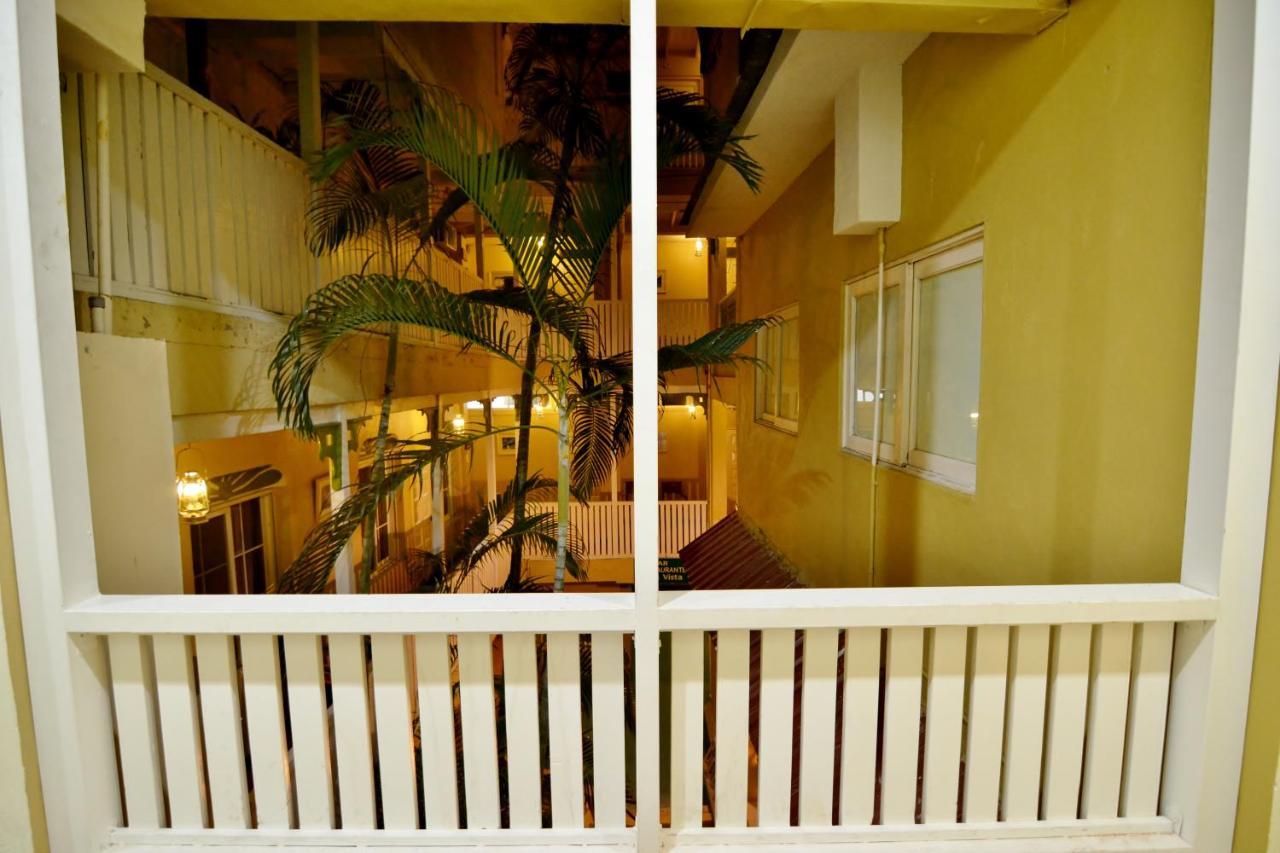 Hotel Peten Express Flores Exteriör bild